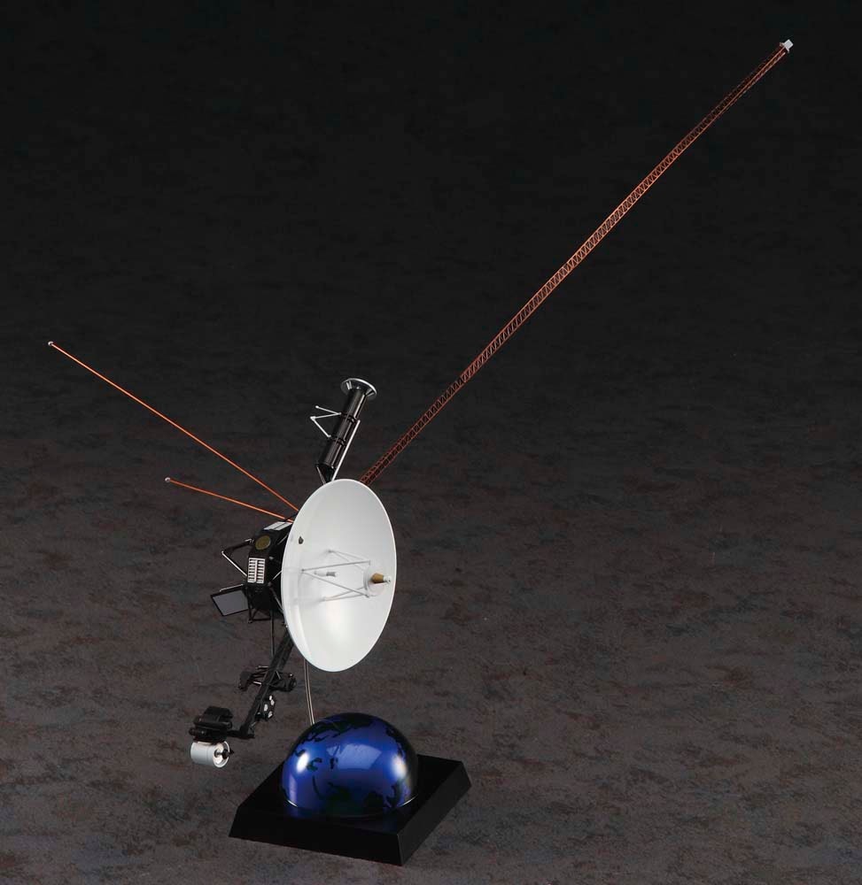 HASEGAWA - Unmanned Space Probe Voyager with Mission Emblem Patch  1/48