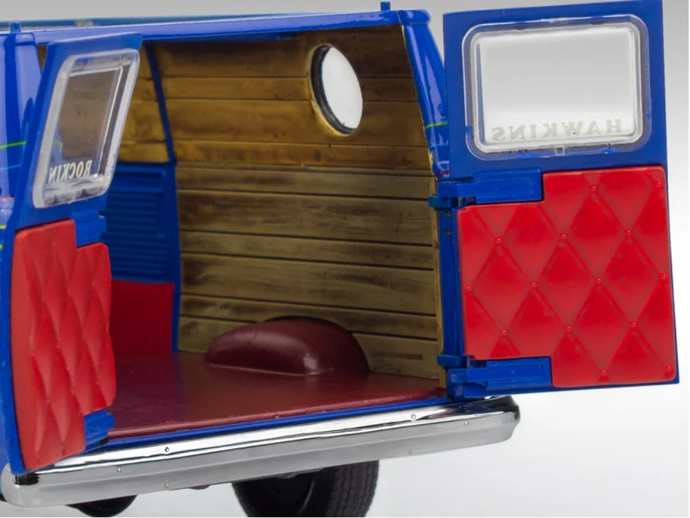 REVELL - GMC WSQK Squawk Van Stranger Things   1/25