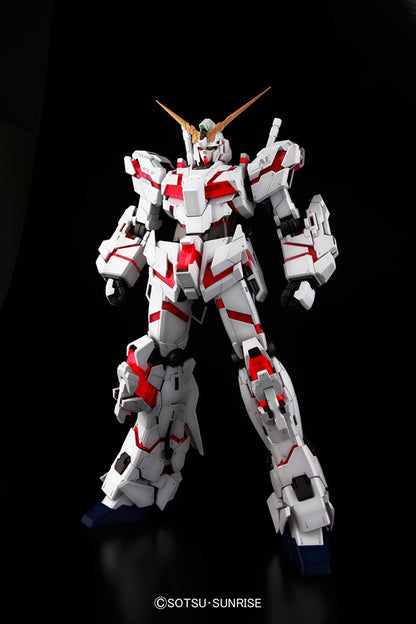 BANDAI MODEL KIT - Gunpla - PG RX-0 Unicorn Full Psycho-Frame 1/60