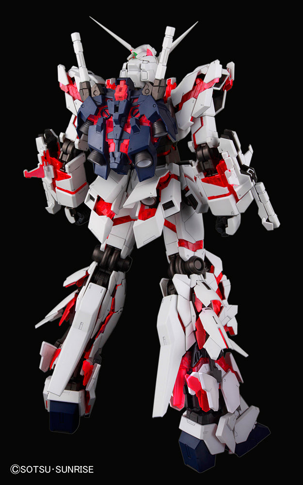 BANDAI MODEL KIT - Gunpla - PG RX-0 Unicorn Full Psycho-Frame 1/60