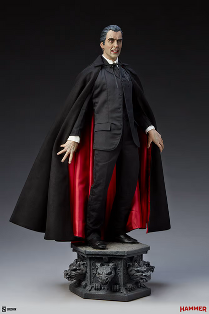 SIDESHOW Dracula Premium Format Statue - Dracula (Christopher Lee) 56 cm