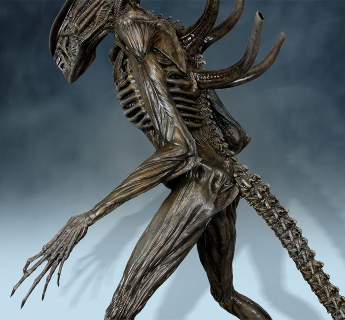 HOLLYWOOD COLLECTIBLES GROUP - Alien Covenant Xenomorph 1:4 Statue