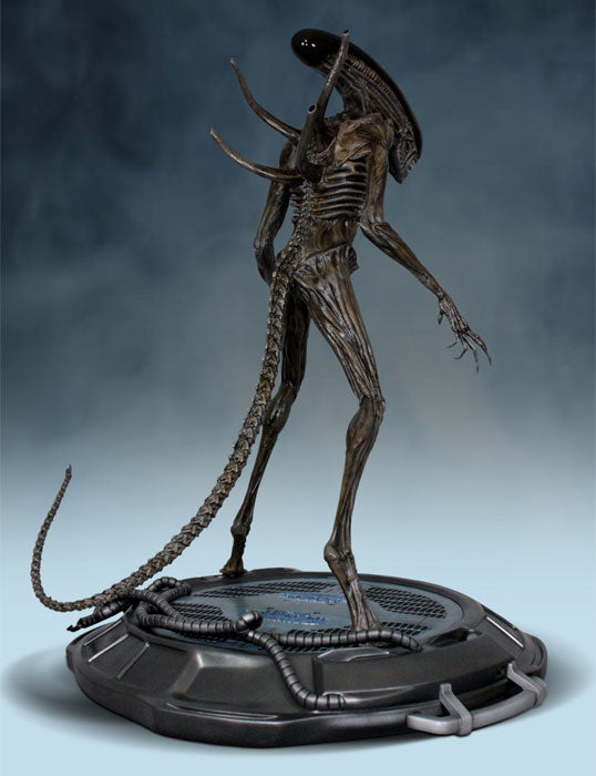 HOLLYWOOD COLLECTIBLES GROUP - Alien Covenant Xenomorph 1:4 Statue