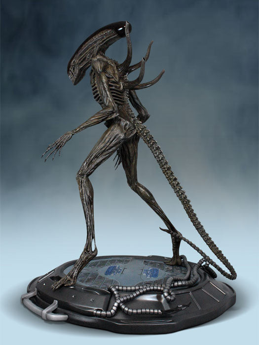 HOLLYWOOD COLLECTIBLES GROUP - Alien Covenant Xenomorph 1:4 Statue