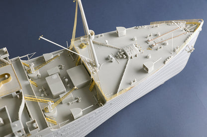 TRUMPETER - HMT Olympic  1/200