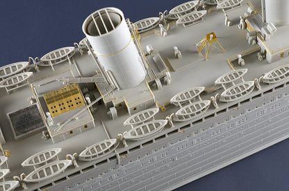 TRUMPETER - HMT Olympic  1/200