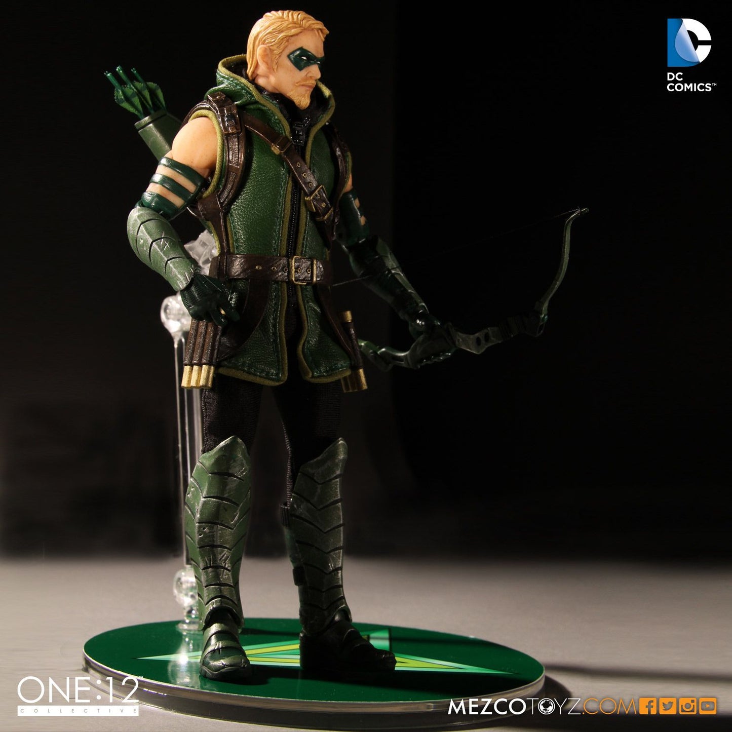 MEZCO - One:12 Collective Dc Comics - Green Arrow Scale Figure