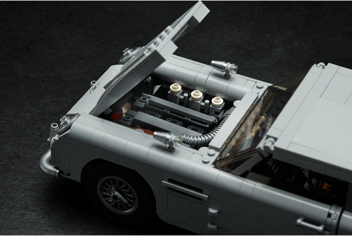 LEGO Creator 10262 - James Bond Aston Martin Db5