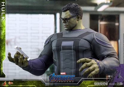 HOT TOYS - AVENGERS ENDGAME MOVIE MASTERPIECE HULK ACTION DOLL 1/6