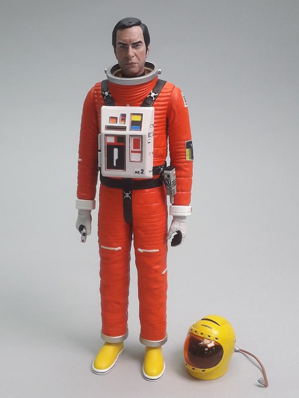 SIXTEEN 12 - Space 1999 Commander Koenig in SpaceSuit Action Figure