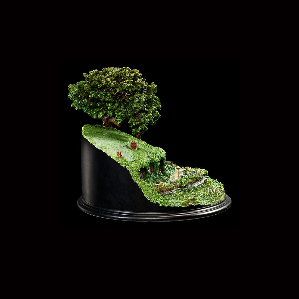 WETA COLLECTIBLES - The Lord of the Rings - Bag End Collector's Limited Edition