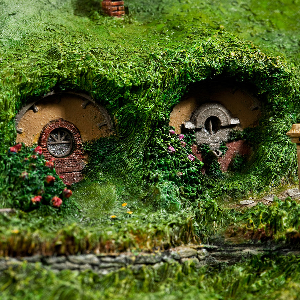 WETA COLLECTIBLES - The Lord of the Rings - Bag End Collector's Limited Edition