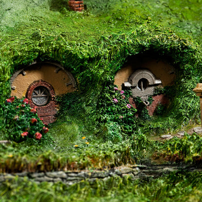 WETA COLLECTIBLES - The Lord of the Rings - Bag End Collector's Limited Edition