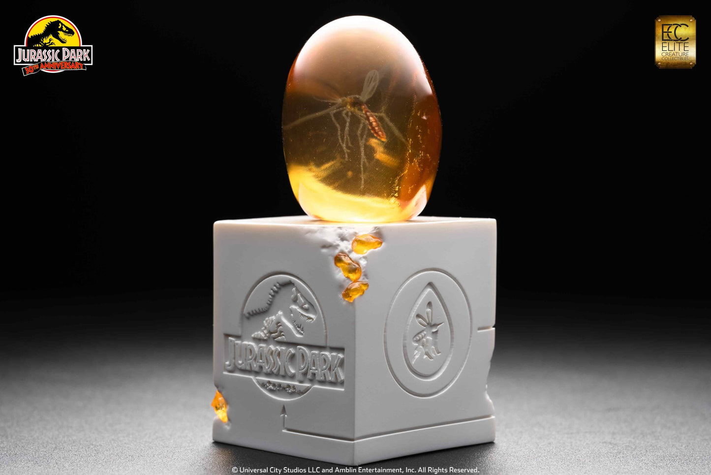 ECC ELITE CREATURE COLLECTIBLES - Jurassic Park Mosquito in Amber Statue