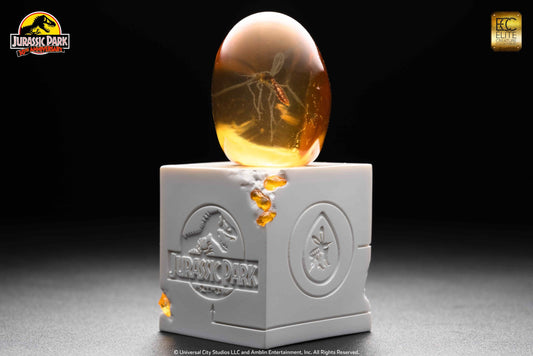 ECC ELITE CREATURE COLLECTIBLES - Jurassic Park Mosquito in Amber Statue