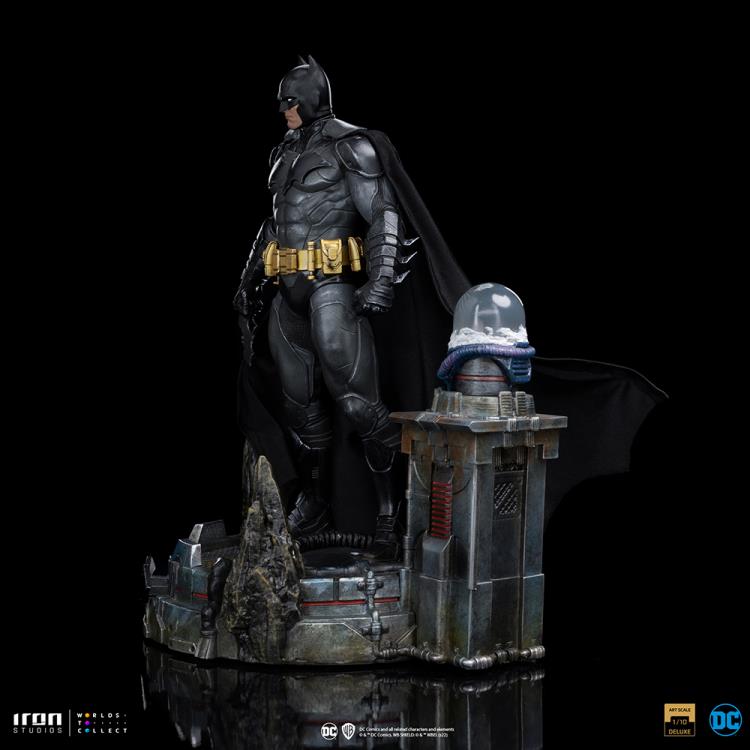 IRON STUDIO - Dc Comics - Batman Unleashed 1:10 DeLuxe Statue