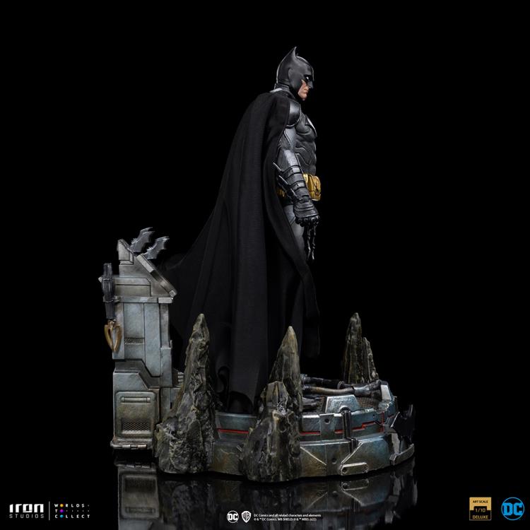 IRON STUDIO - Dc Comics - Batman Unleashed 1:10 DeLuxe Statue