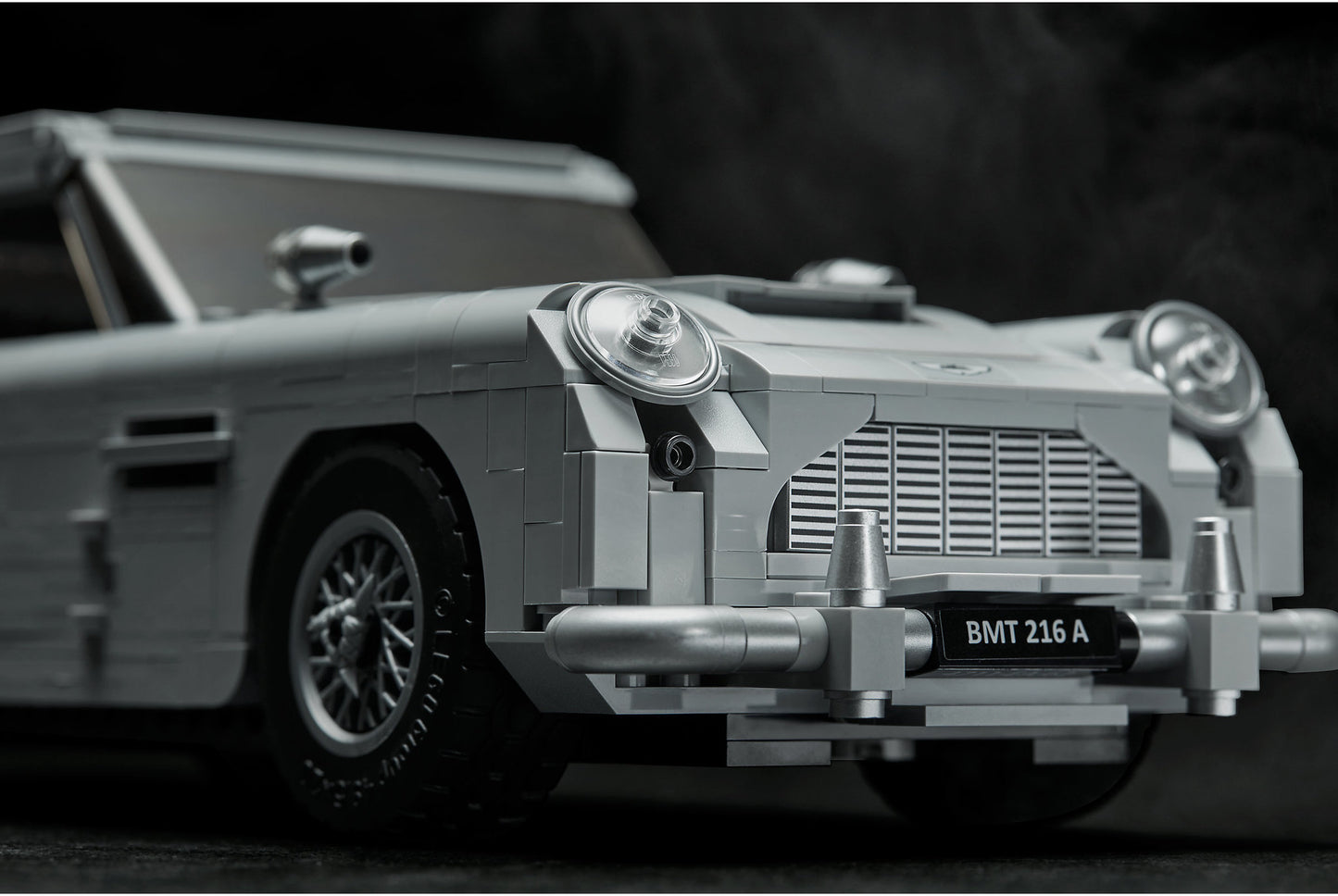 LEGO Creator 10262 - James Bond Aston Martin Db5