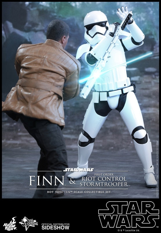 HOT TOYS - Star Wars - Episode VII The Force Awakens - Finn and First Order Riot Control Stormtrooper - Movie Masterpiece 1:6 Action Doll