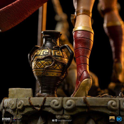 IRON STUDIOS - Wonder woman unleashed 1/10 statue