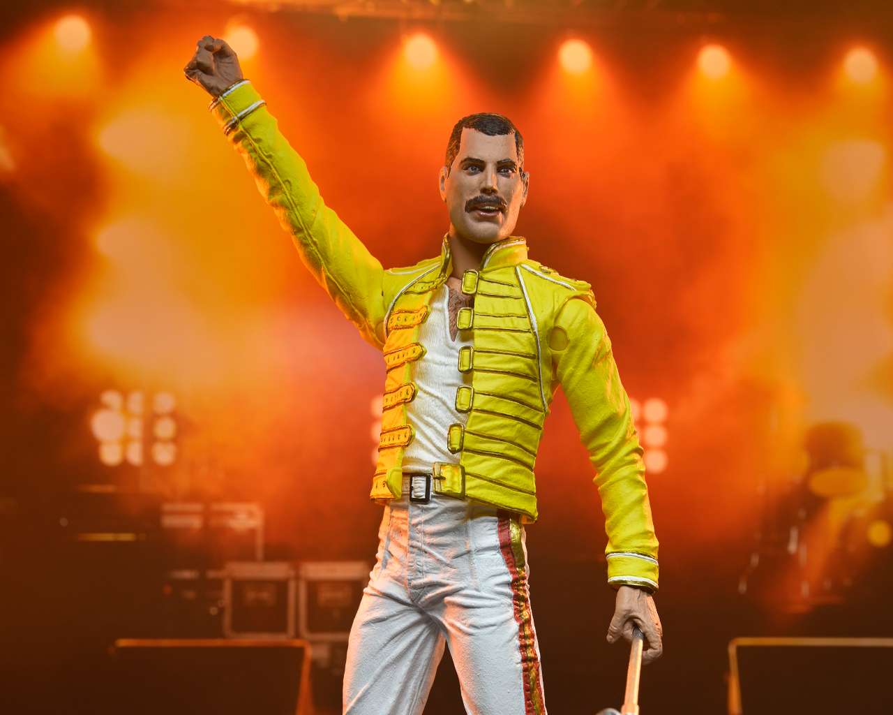 NECA - Freddie Mercury Yellow Jacket af