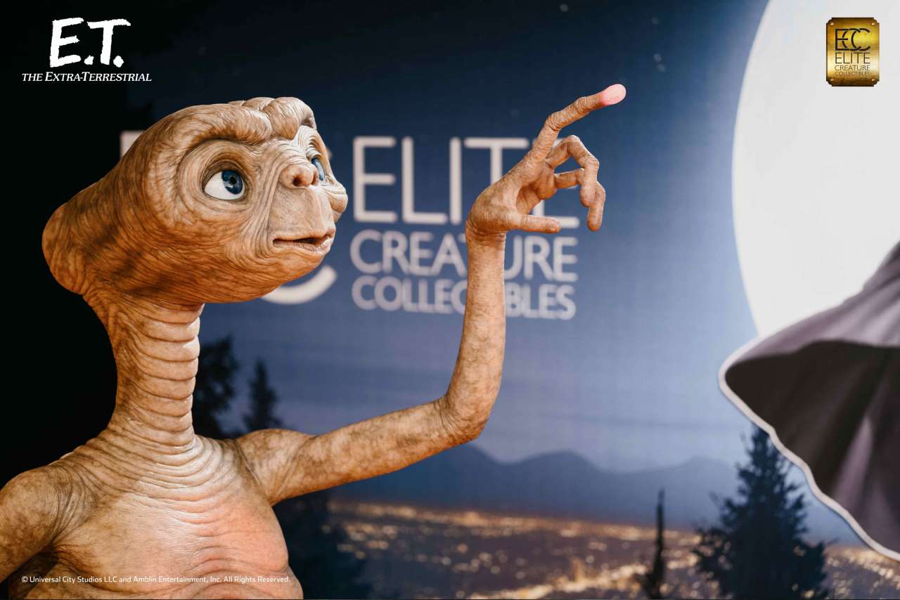 ECC ELITE CREATURE COLLECTIBLES - E.T. - Life Size Statue 1:1