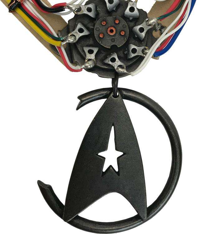FACTORY ENTERTAINMENT - Star Trek Wrath of Khan Necklace Ltd Prop Replica