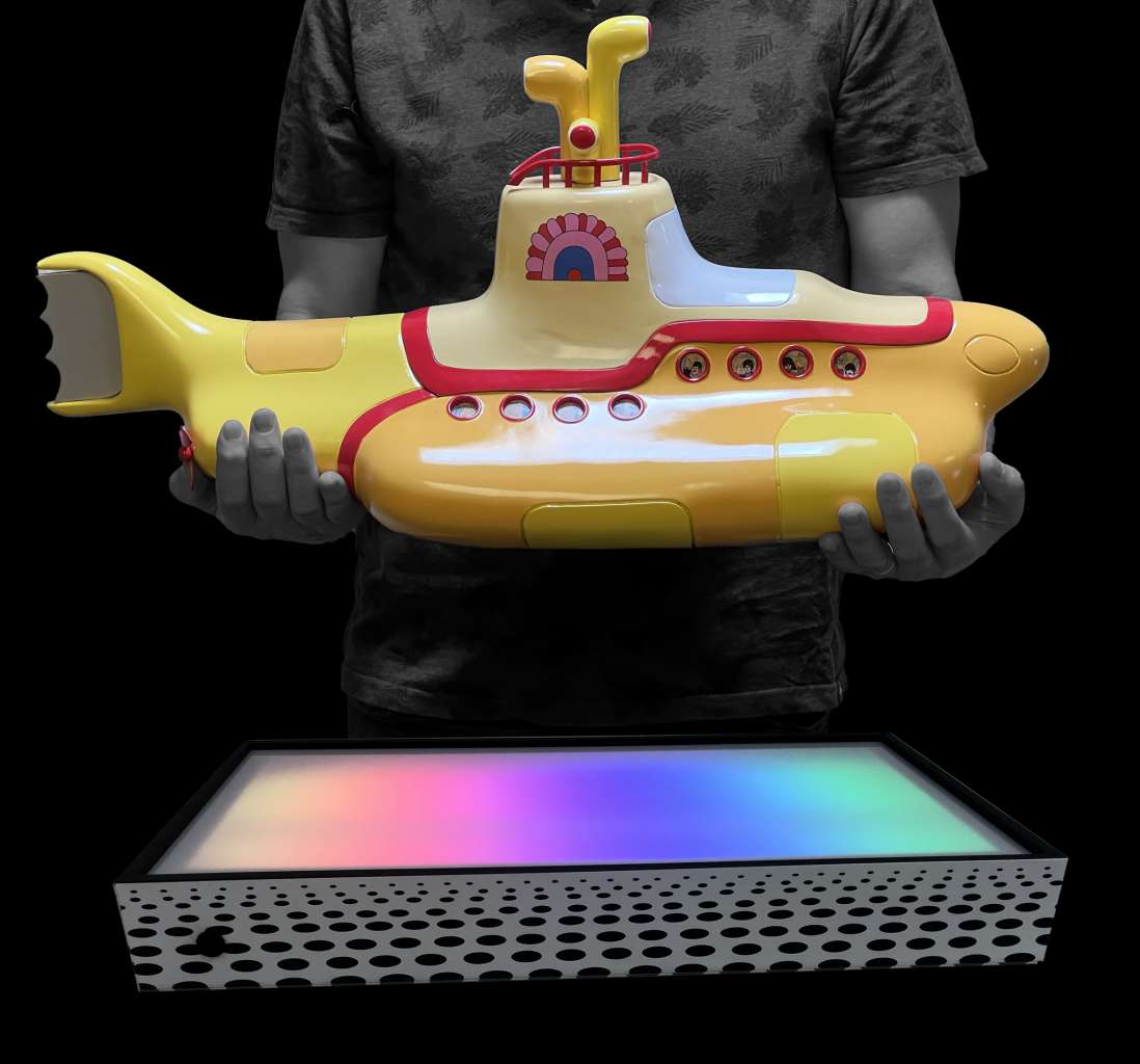 FACTORY ENTERTEINMENT - The Beatles Yellow Submarine Studio Scale Model