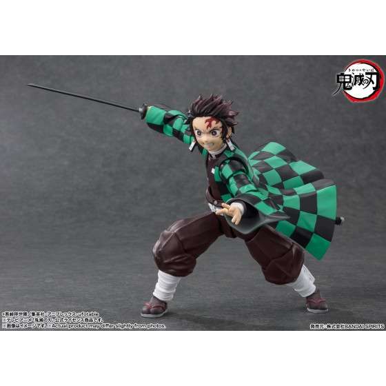 BANDAI - Demon slayer tanjiro kamado shf