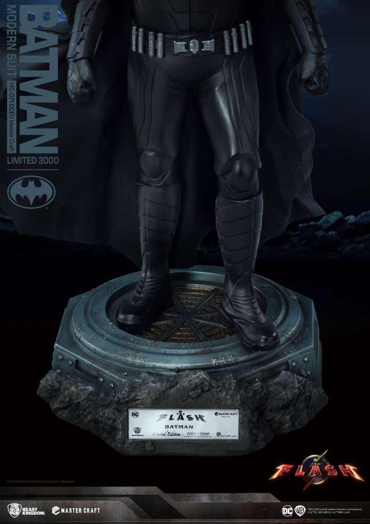 BEAST KINGDOM - Batman Modern Suit Master Craft Statue