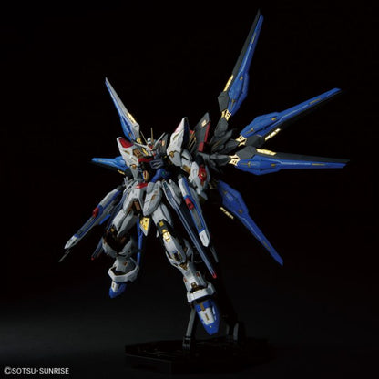 BANDAI MODEL KIT - MGEX GUNDAM STRIKE FREEDOM 1/100