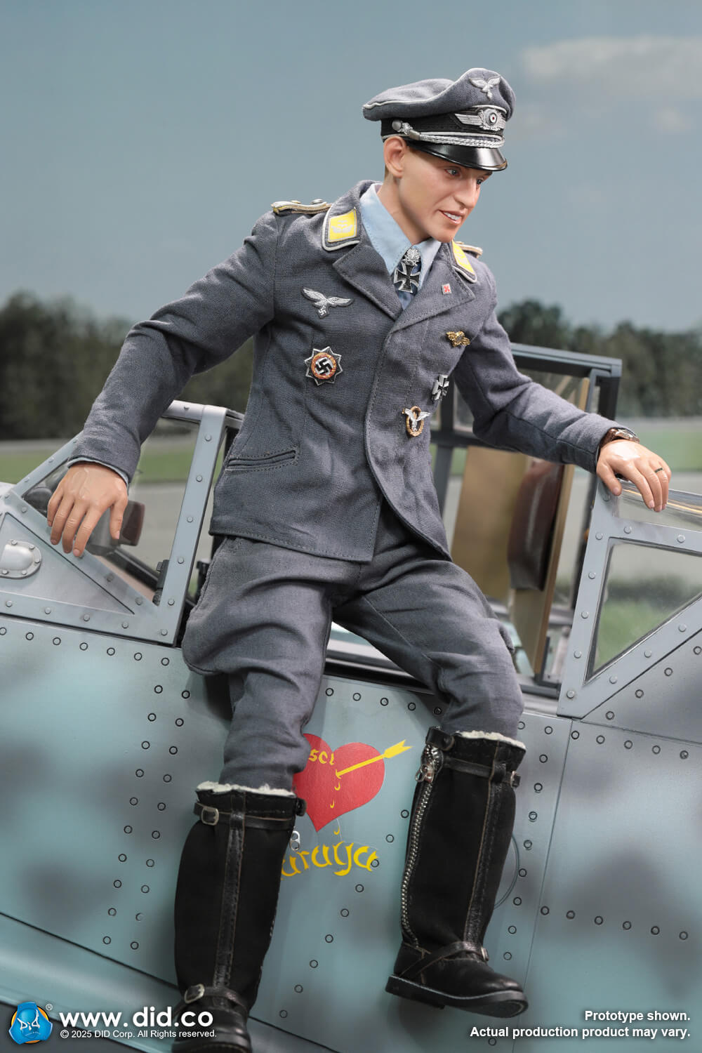 DID -  1/6 WWII German Luftwaffe Ace Pilot  Erich Hartmann D80190