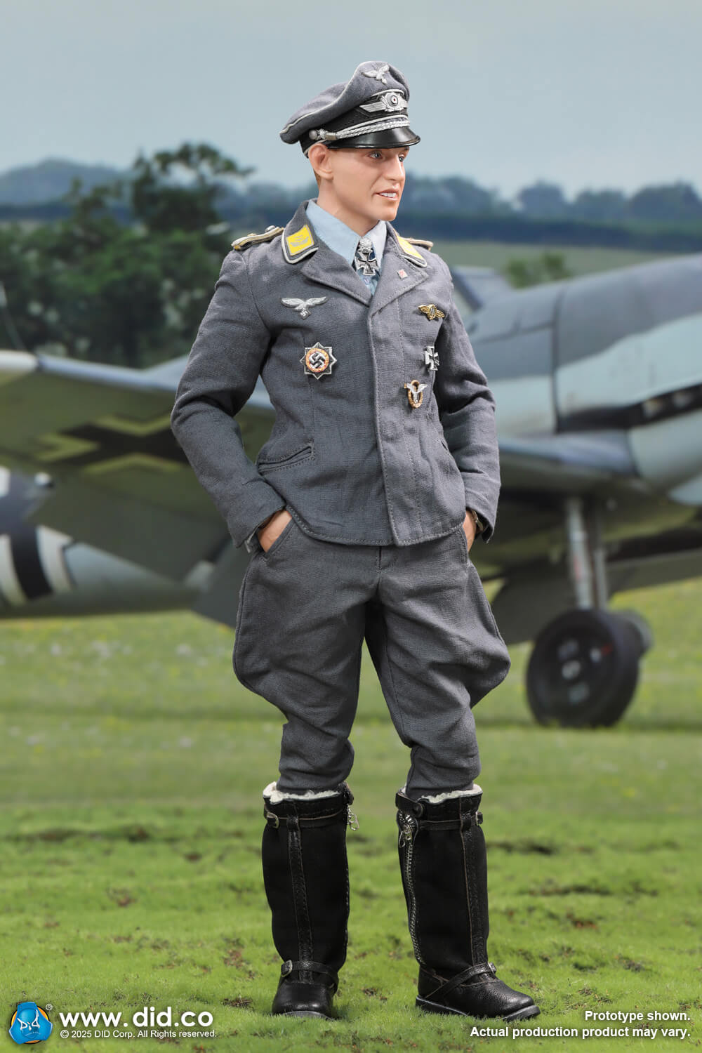 DID -  1/6 WWII German Luftwaffe Ace Pilot  Erich Hartmann D80190