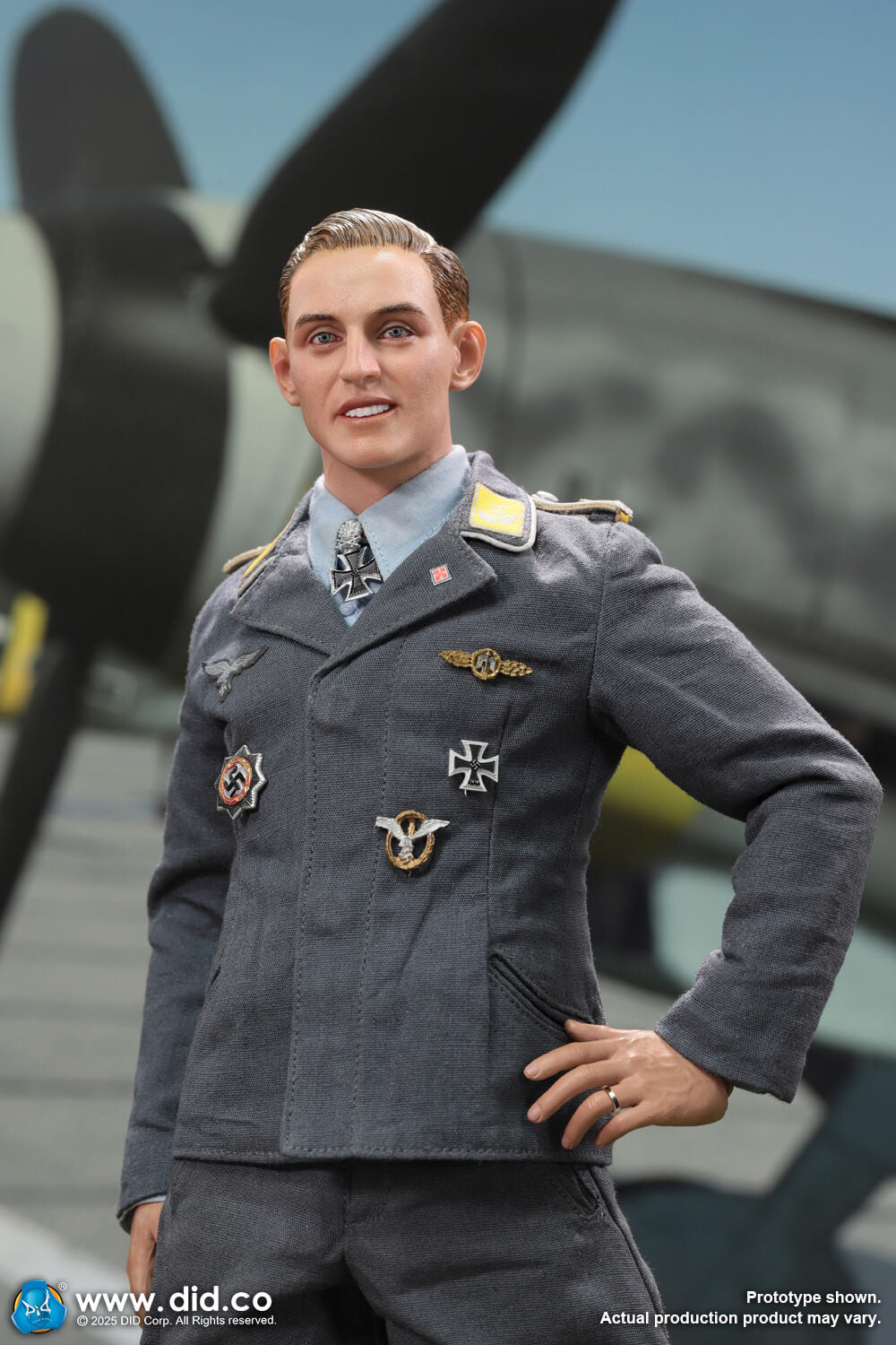 DID -  1/6 WWII German Luftwaffe Ace Pilot  Erich Hartmann D80190