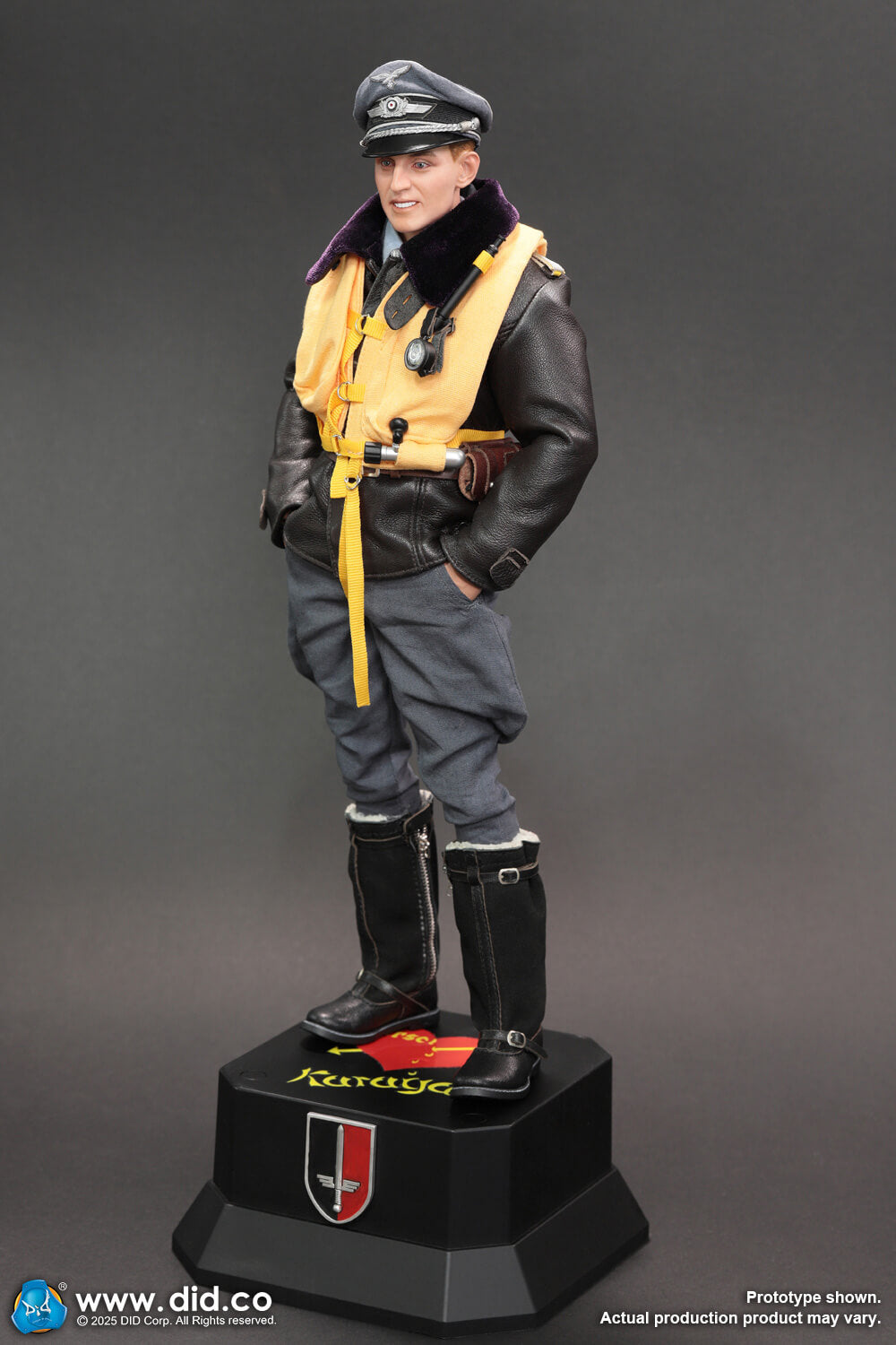 DID -  1/6 WWII German Luftwaffe Ace Pilot  Erich Hartmann D80190
