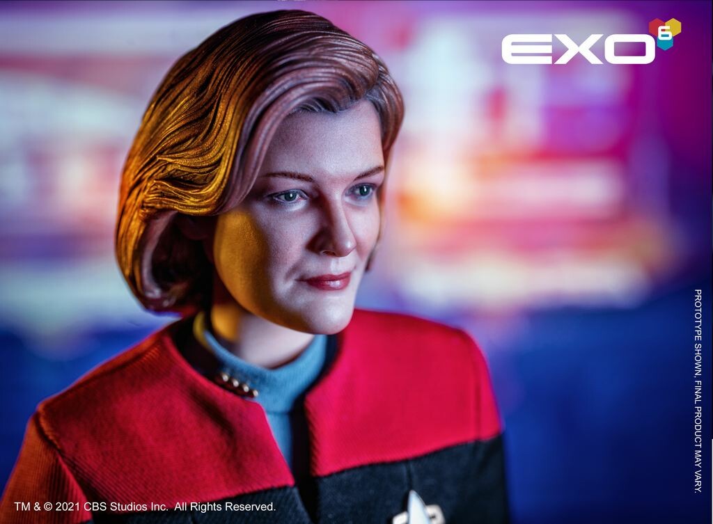 EXO-6 - Star Trek Voyager - Captain Kathryn Janeway 1:6 Scale Figure