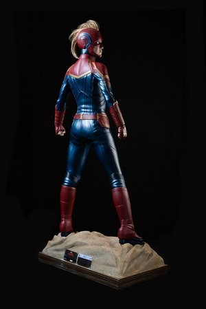 MUCKLE MANNEQUINS - Marvel - Captain Marvel Movie - Captain Marvel Life Sized Statue