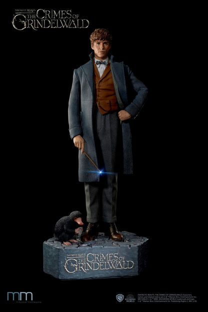 MUCKLE MANNEQUINS - Fantastic Beasts Newt with Niffler Life Sized Statue