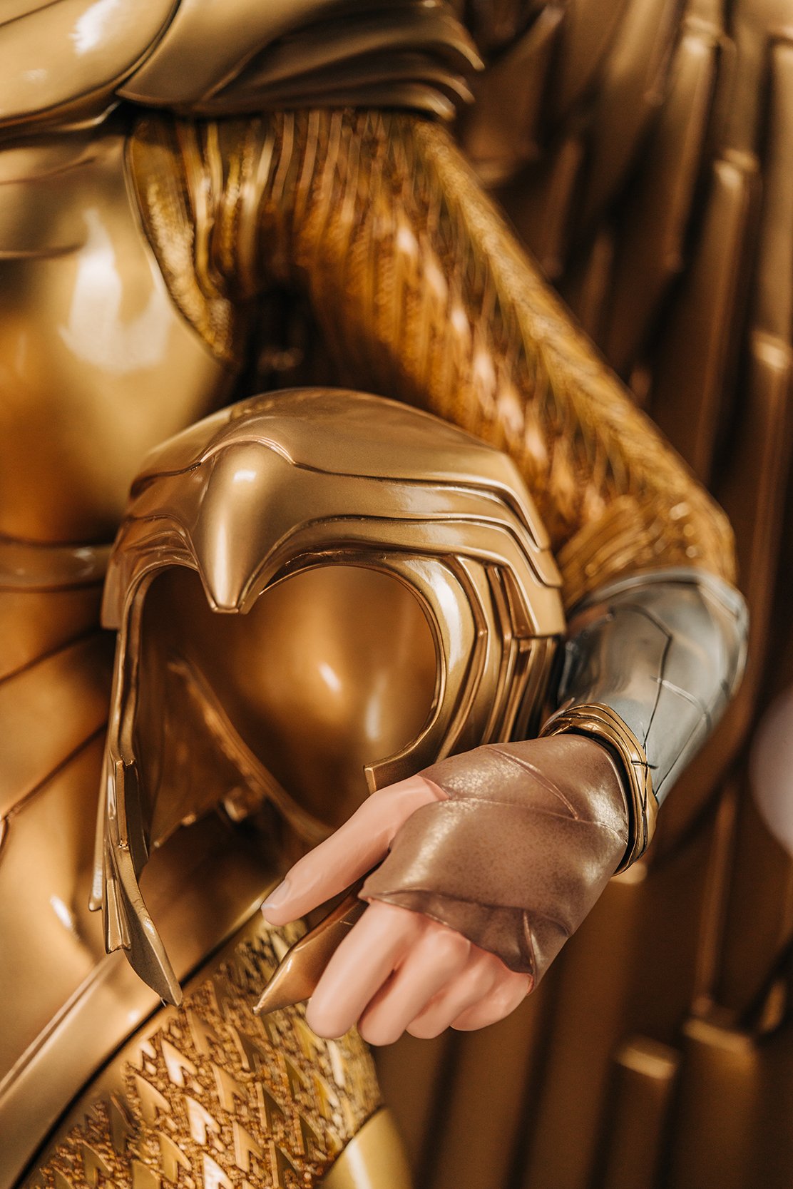 MUCKLE MANNEQUINS - Dc Comics - Wonder Woman 1984 - Wonder Woman Life Sized Statue