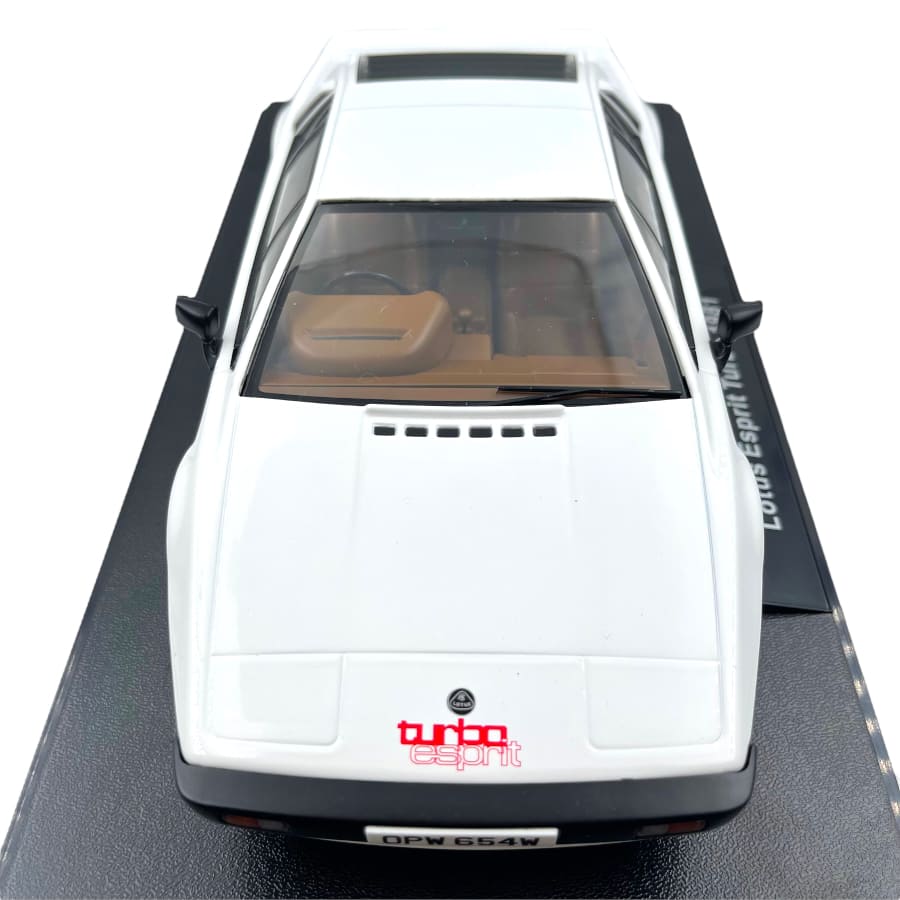 KK - LOTUS ESPRIT TURBO 007 JAMES BOND MOVIE VERSION WHITE & RED 1981  1/18