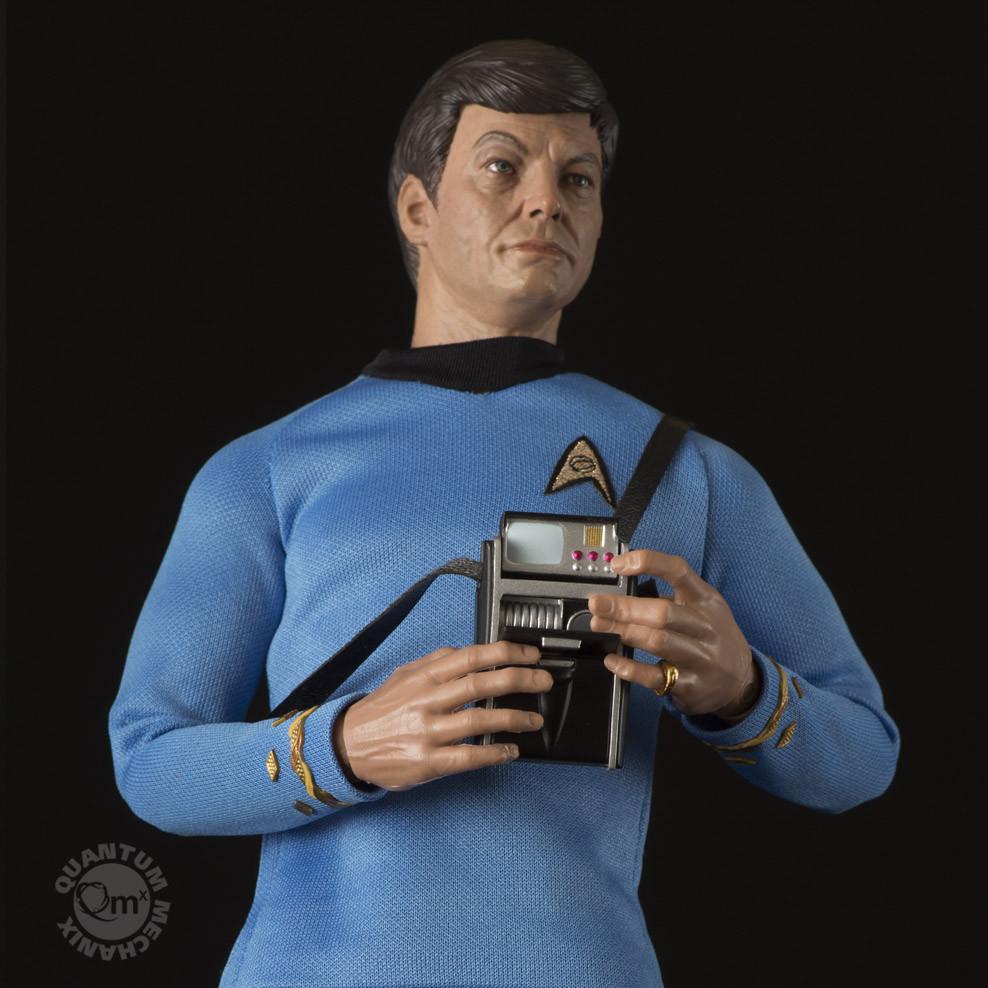 QUANTUM MECHANIX - Star Trek - Dr. Leonard Bones McCoy - 1:6 Scale Collectibles 50th Anniversary