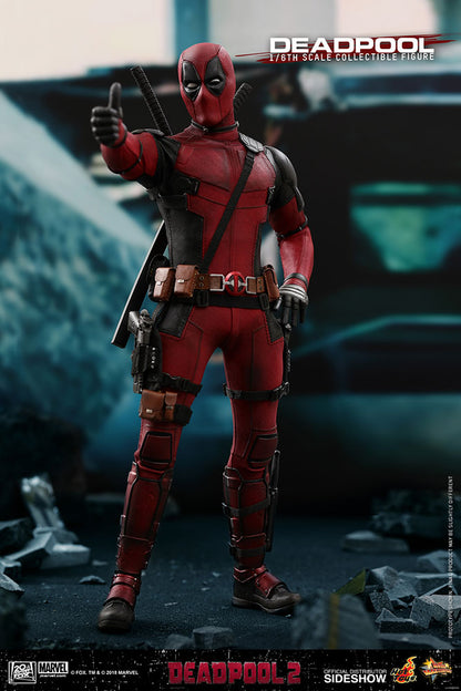 HOT TOYS - Marvel - Deadpool 2 - Deadpool - Movie Masterpiece 1:6 Action Doll