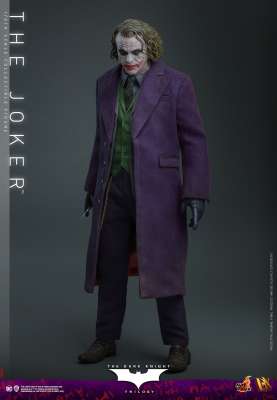 HOT TOYS - Dc Comics - The Dark Knight - The Joker 1:6 Action Doll