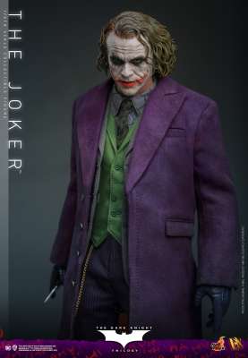 HOT TOYS - Dc Comics - The Dark Knight - The Joker 1:6 Action Doll