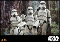 HOT TOYS - Star Wars: The Power of the Dark Side - Stormtrooper with Death Star Environment