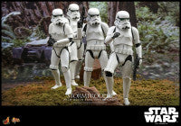 HOT TOYS - Star Wars: The Power of the Dark Side - Stormtrooper with Death Star Environment