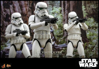 HOT TOYS - Star Wars: The Power of the Dark Side - Stormtrooper with Death Star Environment