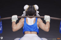 SIDESHOW - Street Fighter: Chun-Li Powerlifting 1:4 Scale Statue