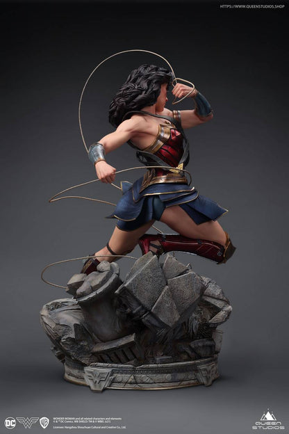 QUEEN STUDIOS - DC Comics: Wonder Woman 1:4 Scale Statue