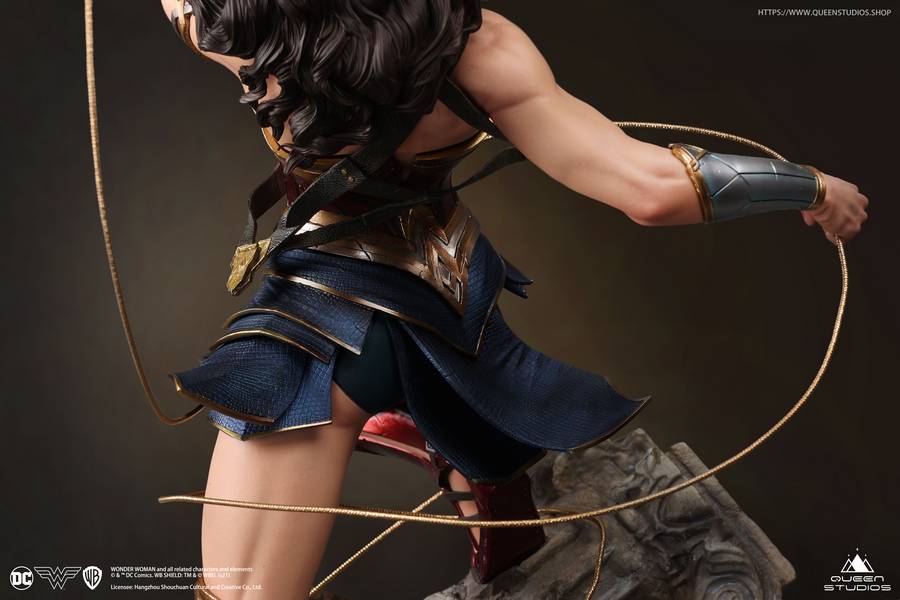 QUEEN STUDIOS - DC Comics: Wonder Woman 1:4 Scale Statue